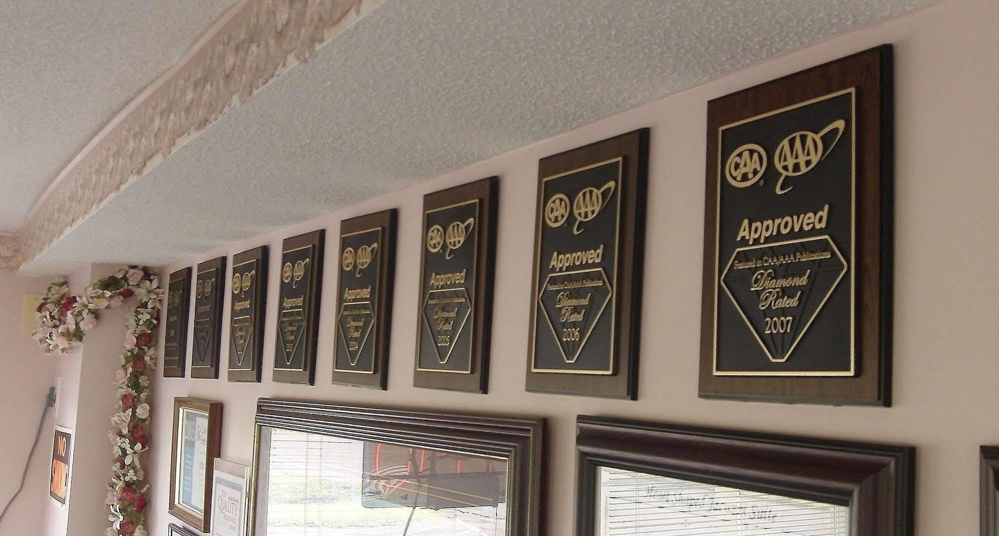 Milan Garden Inn Thorold Eksteriør bilde